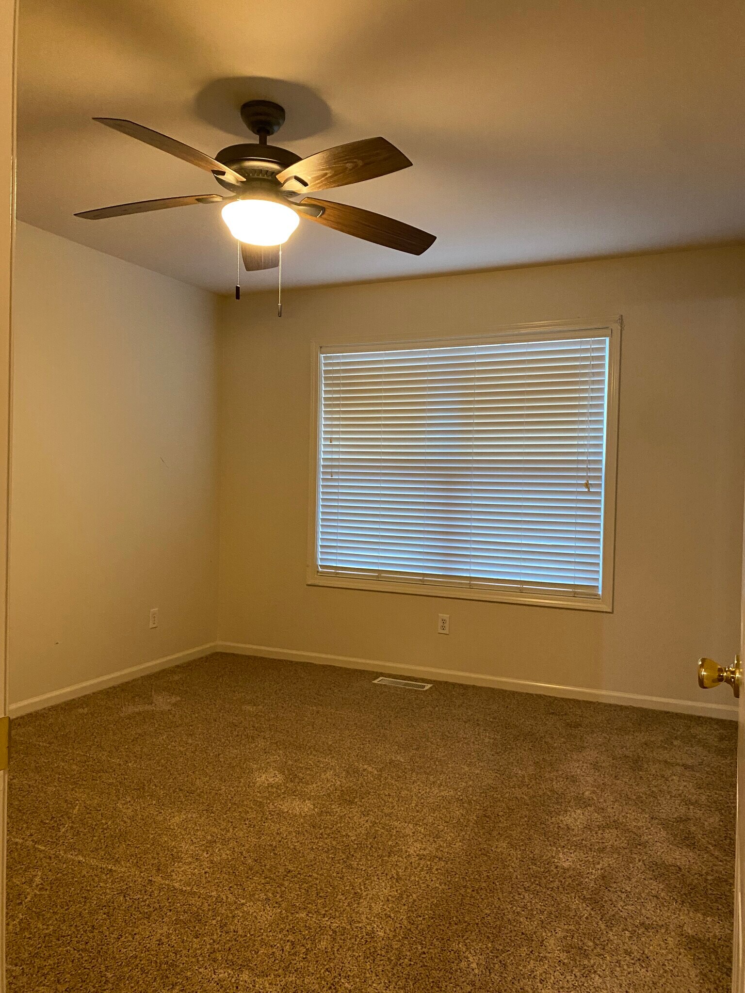 Upstairs Bedroom - 1205 Pinewood Dr