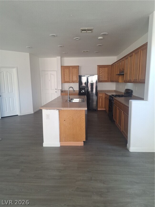 Building Photo - 304 Raptors View Ave