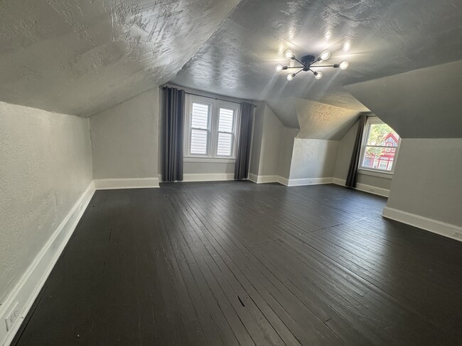 Building Photo - 310 3rd St