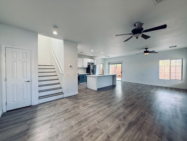 Building Photo - Gated Community Home in Centennial Hills!