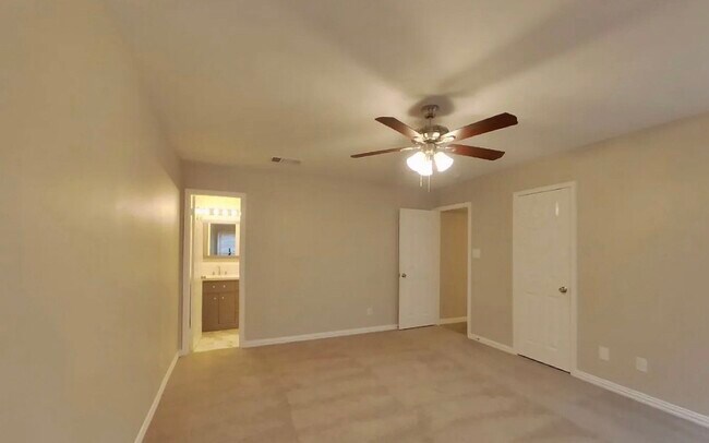 Building Photo - Warm, Welcoming, and Wonderfully Maintained 3-Bedroom Home