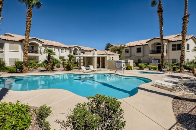 Building Photo - Discover this spacious and well-appointed 2-bedroom + office/den, 2-bath condo located in the hig...