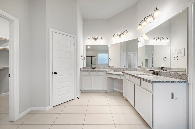 Building Photo - 27924 Seger Bnd Trl