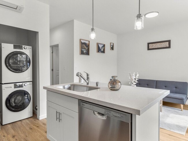 Building Photo - Brand New Construction 1 bed 1 Bath Availa...