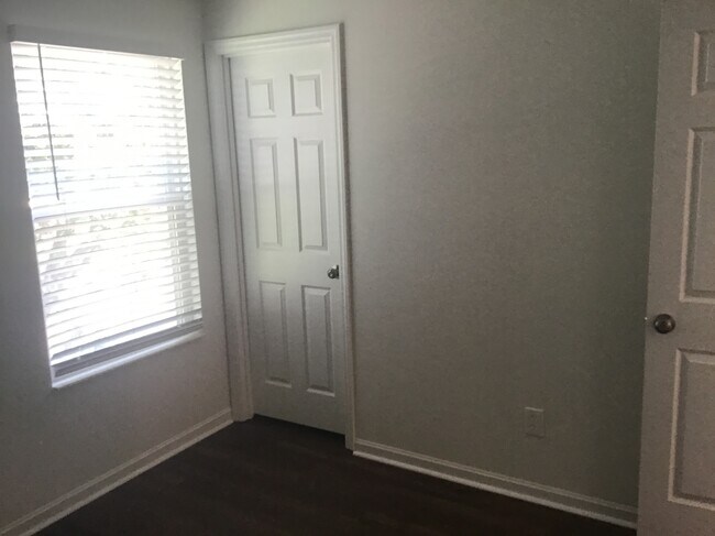 Building Photo - 3096 Stony Hollow Ct