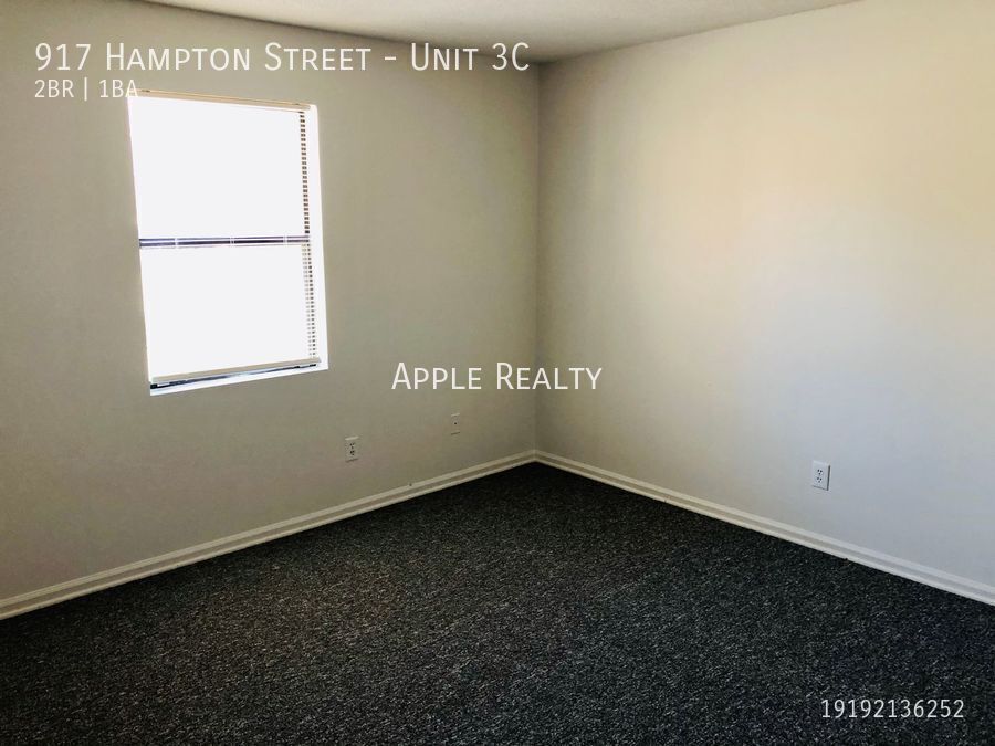 Building Photo - 917 Hampton St