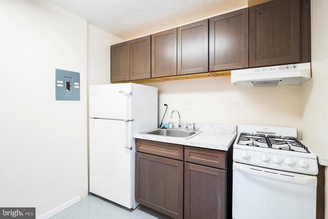 Building Photo - 1440 N St NW