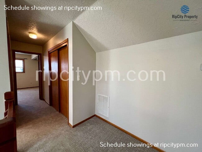 Building Photo - 13241 SW 64th Ave