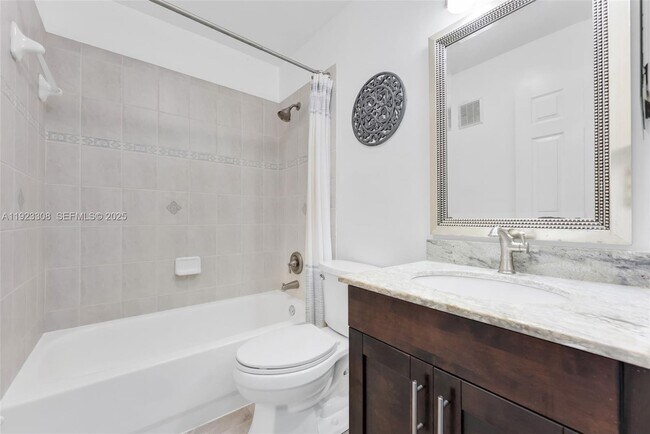 Building Photo - 2214 SE 23rd Ave