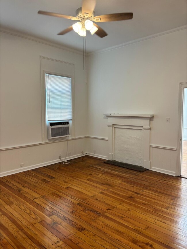 Building Photo - 403 W Hampton Ave