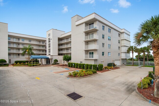 Building Photo - 8700 Ridgewood Ave