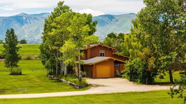 Building Photo - BIG HORN - 3 Bedroom/ 2 Bath HOME FOR RENT