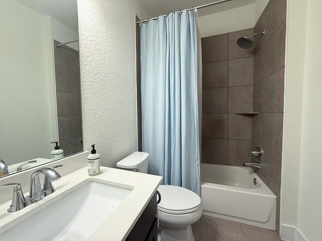 Building Photo - 1805 Roseburg Dr