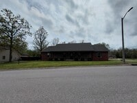 Building Photo - Home close to post