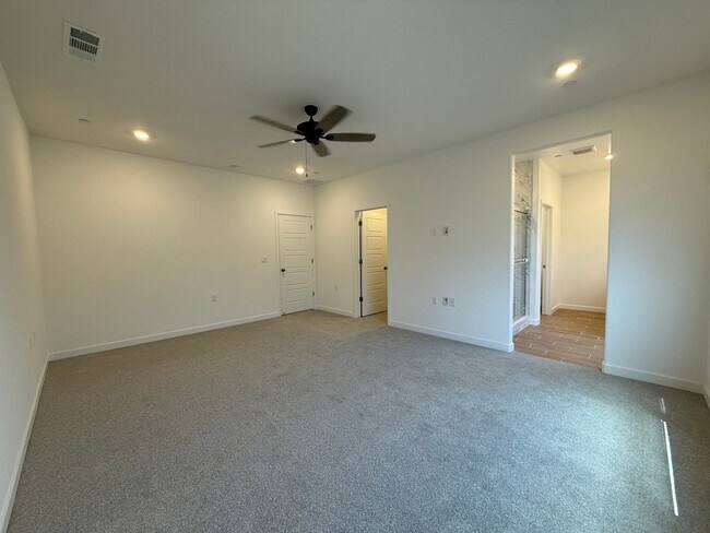 Building Photo - Brand new stunning 4-bedroom, 2.5-bathroom home in the desirable Clovis, CA