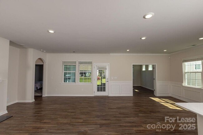 Building Photo - 12926 Canterbury Castle Dr