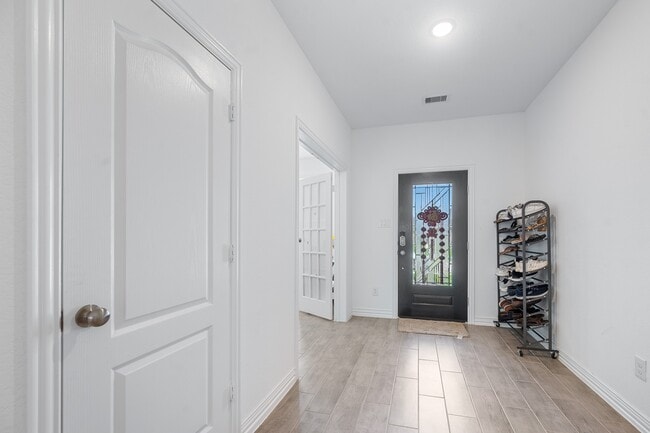 Building Photo - 31243 Conover Dr