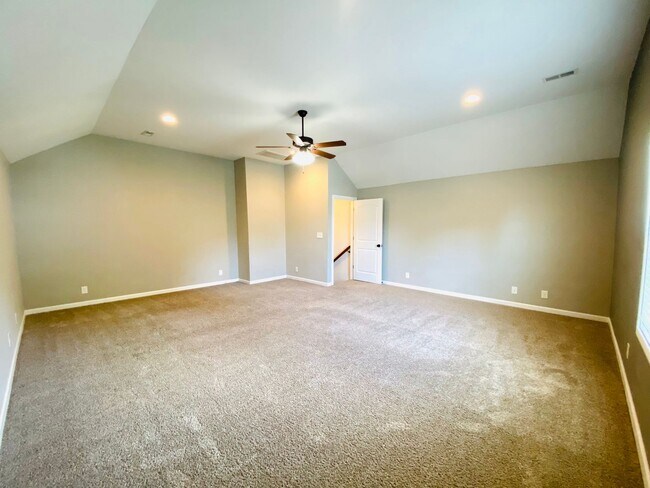 Building Photo - 1194 Eagle's Bluff Dr