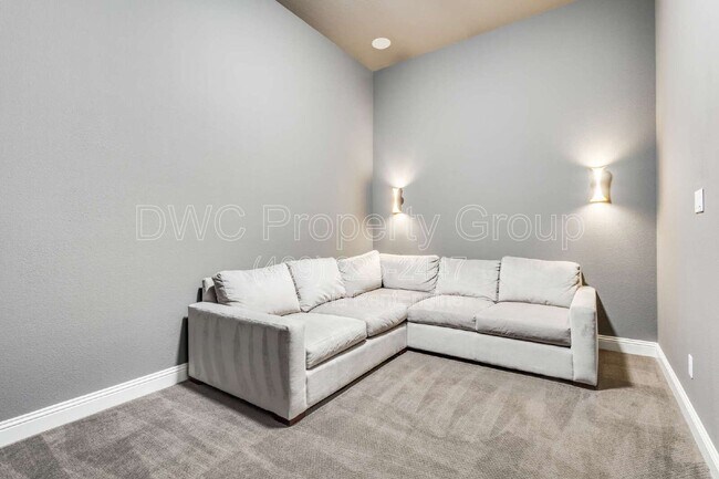 Building Photo - 3213 Alexandra Ln