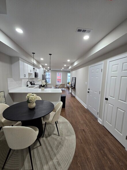 Building Photo - 1625 Edmondson Ave