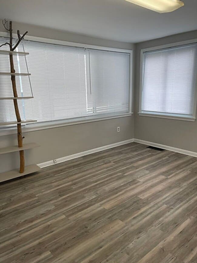 Building Photo - 313 N College Ave