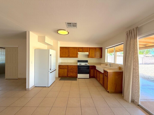 Building Photo - 3522 W Toledo St