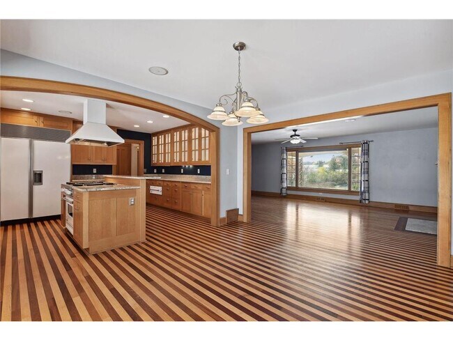 Building Photo - 5207 Doncaster Way