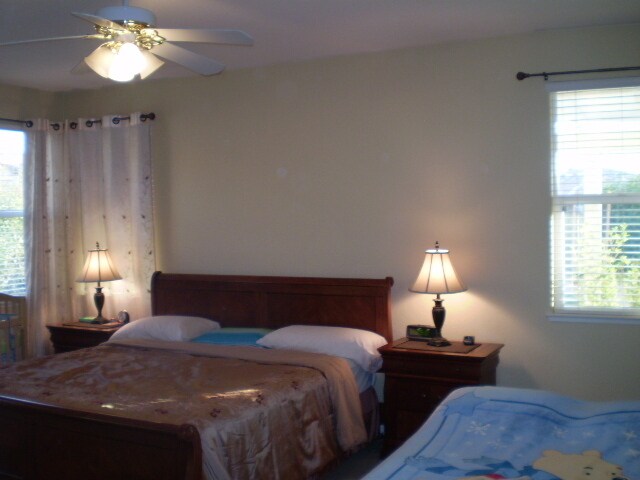 Building Photo - Beautifully Maintained and Upgraded Parkwa...