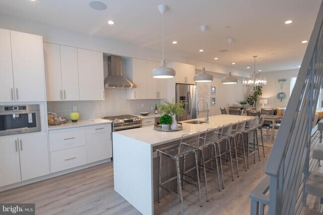 Building Photo - 105 Olive St