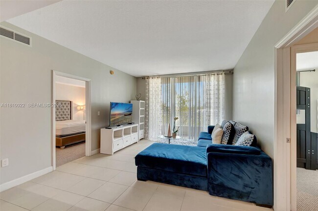 Building Photo - 480 Hibiscus St