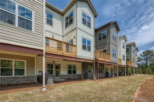 Building Photo - 461 Stagecoach Bnd SE