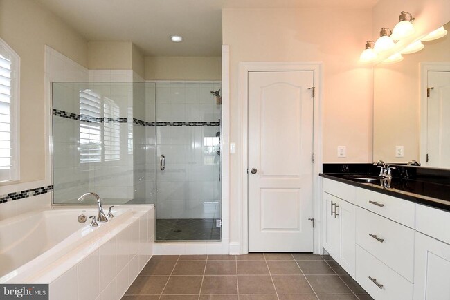 Building Photo - 810 Fair Winds Way