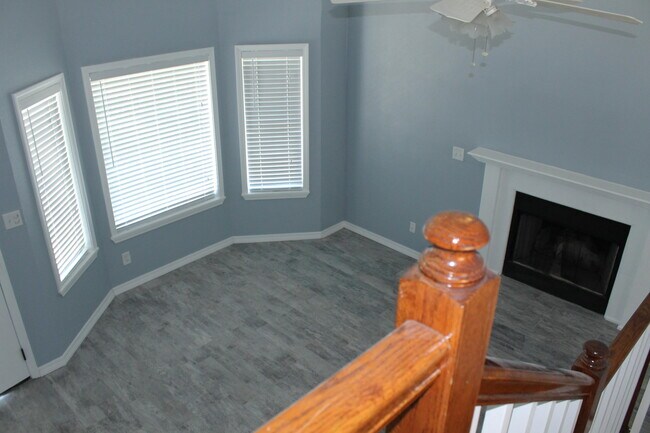 Building Photo - 1077 Woodlore Cir