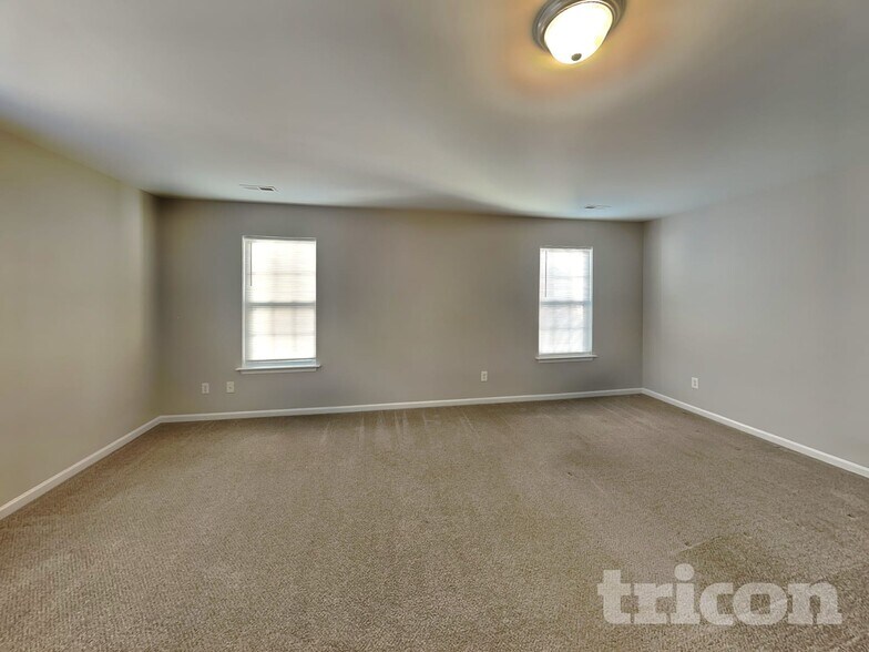 Building Photo - 4805 Canipe Dr