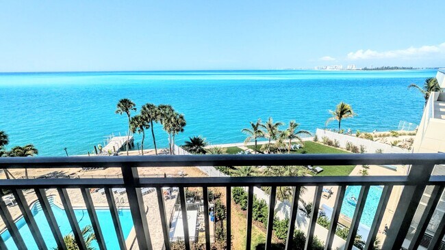 Building Photo - Annual UNfurnished Siesta Key Gulf front 2/2 condo with water views!