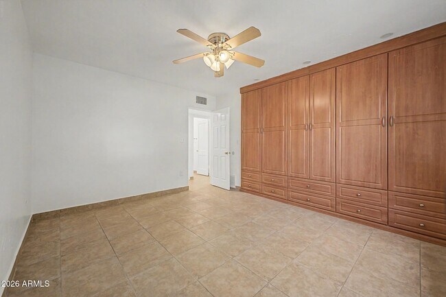 Building Photo - 6138 N 15th Ave