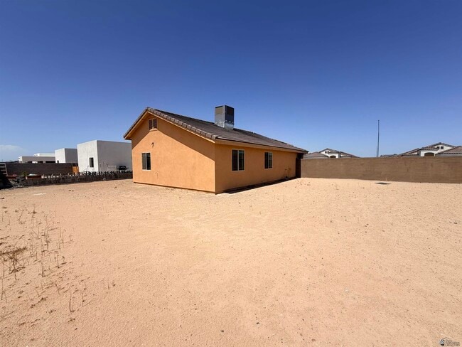 Building Photo - 4795 E Ortega St