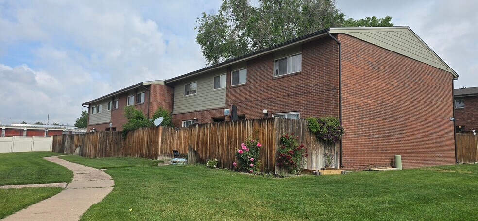 Building Photo - 8047 Wolff St