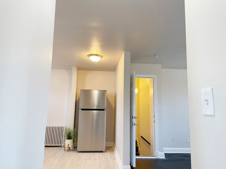 Building Photo - 500 5th St