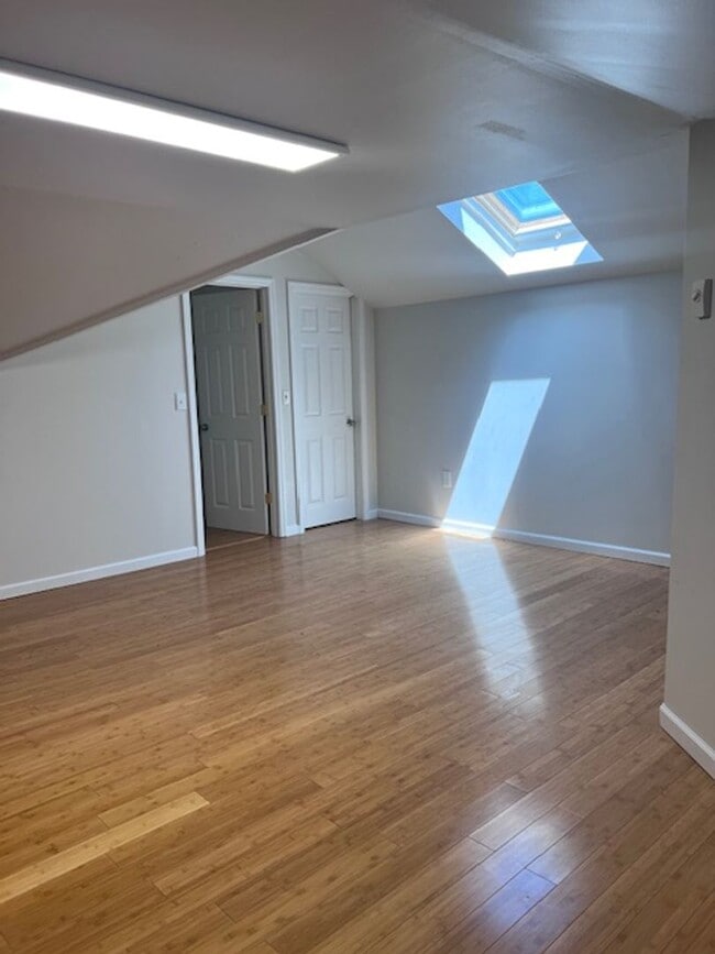 Building Photo - Large 4 bedroom, 2 1/2 bath home for rent in Ravena, NY on Rt 9W