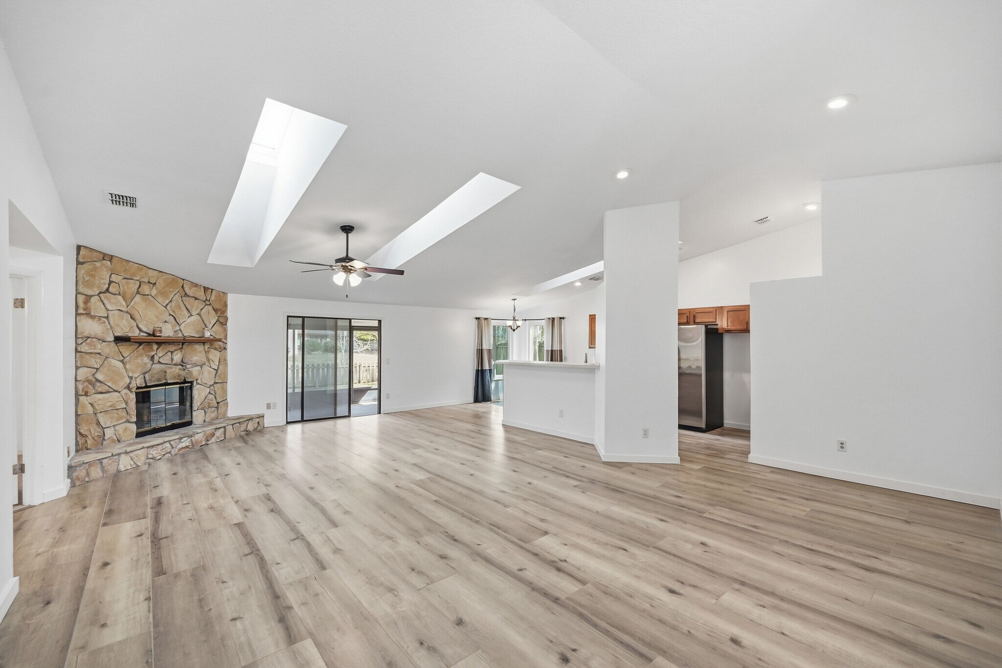 Building Photo - 11149 Losco Junction Dr S