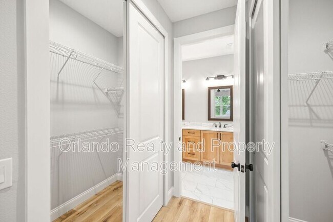 Building Photo - 444 Delaney Park Dr