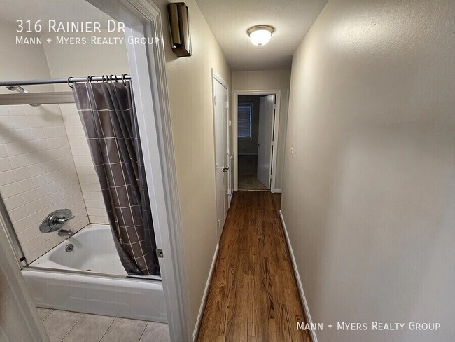 Building Photo - 316 Rainier Dr