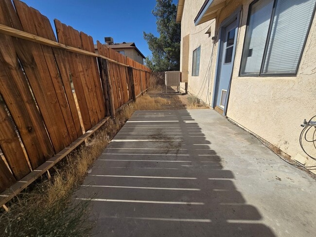 Building Photo - Place 920 W Alene Ave