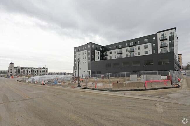 Building Photo - The Lumin at Highland Bridge