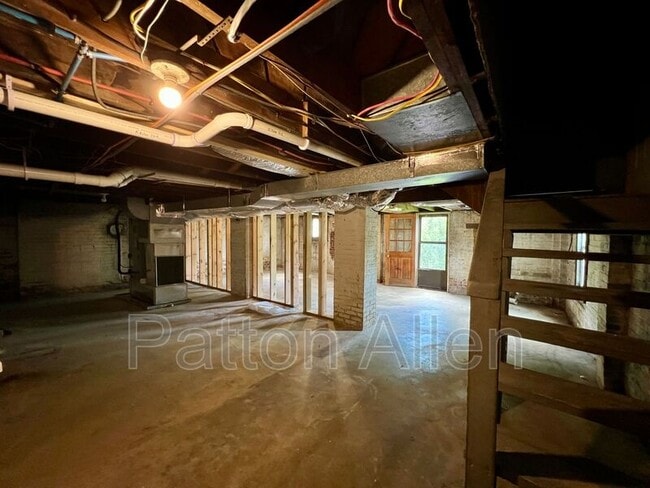 Building Photo - 145 Blanton St