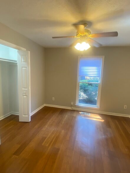 Building Photo - 114 Riviera Rd