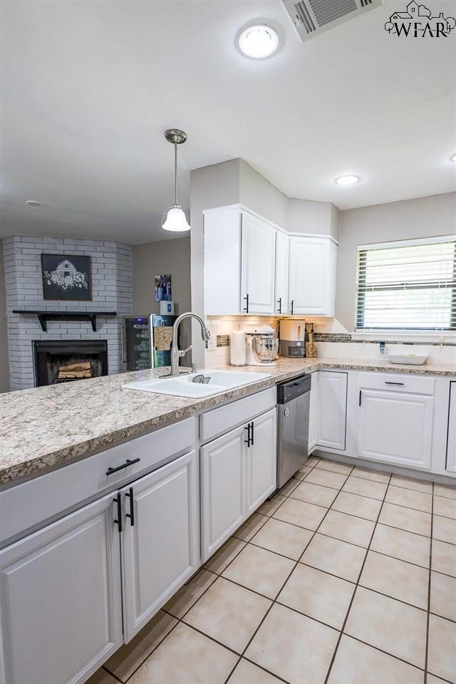 Building Photo - 4925 Big Bend Dr