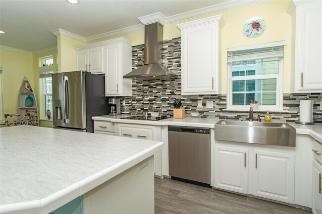 Building Photo - 375 NE Wharf Way