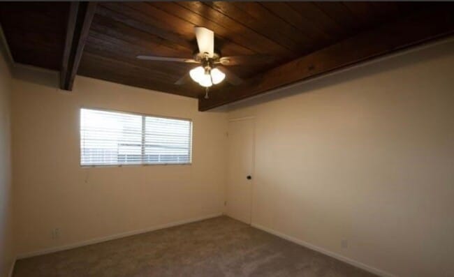 Building Photo - Beautiful 3 Bedroom 2 Bathroom Home Available 4/1/2026